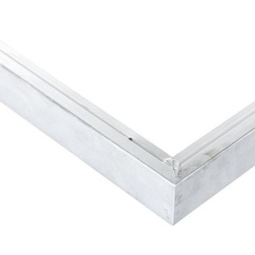 Aluminium daktrimset recht t.b.v. plat dak, maximale dakmaat 905x450 cm